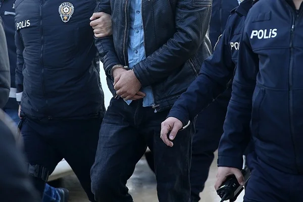 FETÖ'nün TSK'daki kripto yapılanmasına operasyon