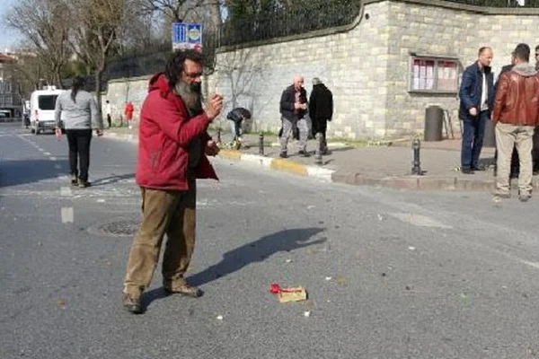Fünye ile patlatılan şüpheli paketten çıkan lokumları yedi