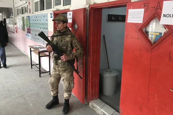 Gaziantep'te oy kullanma kavgası: 2 yaralı