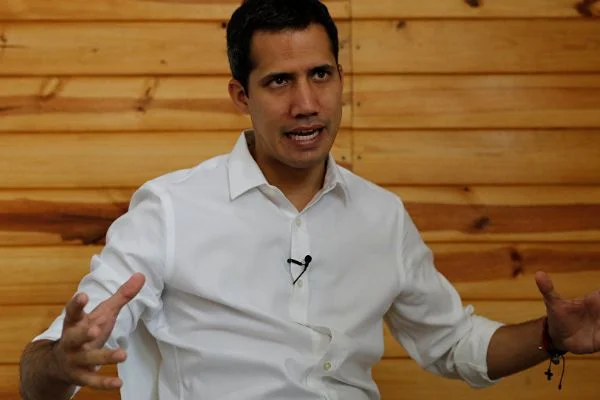 Guaido'dan Venezüella halkına çağrı: İktidarı ele geçirme operasyonuna hazır olun