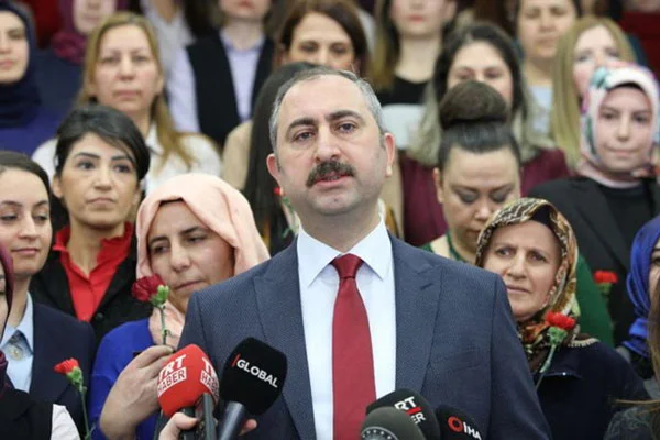 Gül'den FETÖ açıklaması: Hak ve adalet duygusunu incittiler