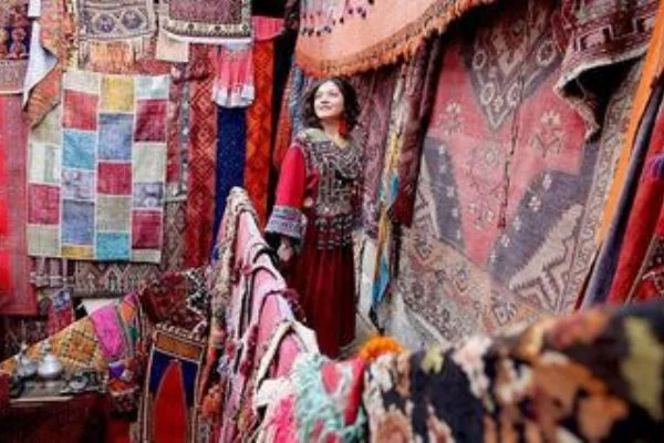 'Halılı han' turistlerin gözdesi