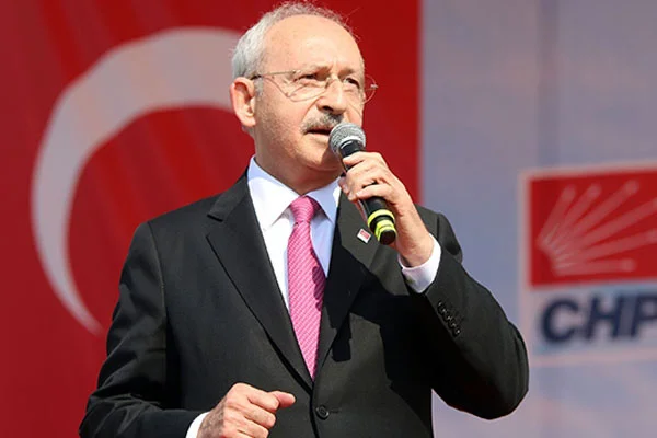 "İktidar kanalları aslında iyilik yapıyor, CHP'liler Kılıçdaroğlu'na uygulanan sansürden çok memnun"
