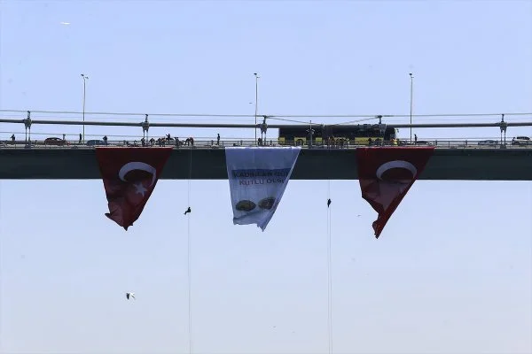 Kadın komandolar, İstanbul Boğazı'na halatla indi