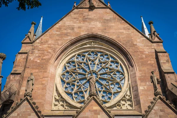 Katoliklerin çoğu cinsel istismar yüzünden kiliseden ayrılmayı düşünüyor