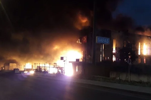 Kocaeli'de fabrika yangını