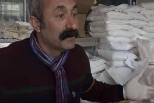 Komünist Başkana halkın yoğun ilgisi var