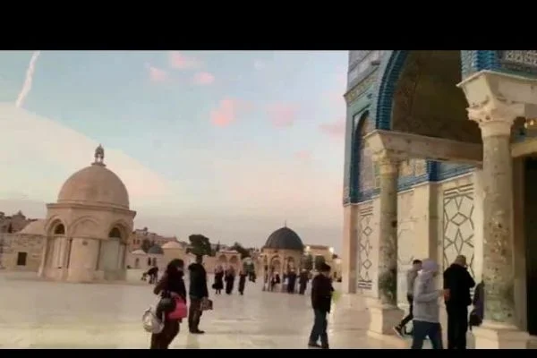 Kudüs'ün semalarına yükselen ezan sesi