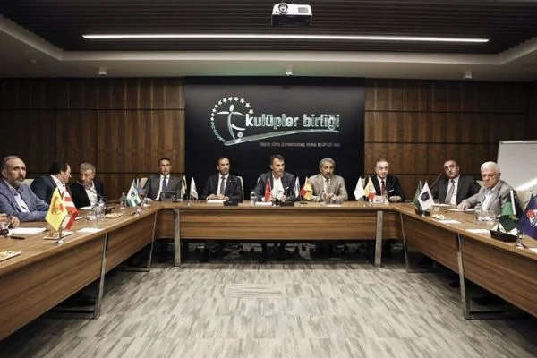 Kulüpler Birliği Vakfı toplanıyor