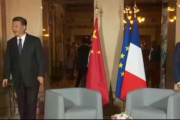 Macron, Villa Kirillos'ta Çin Devlet Başkanını kabul etti