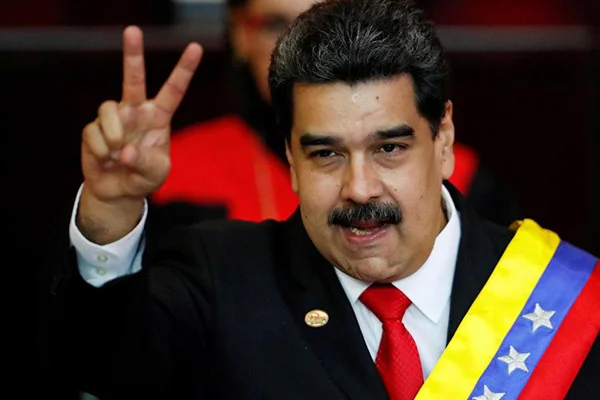 Maduro, bakanların istifasını istedi