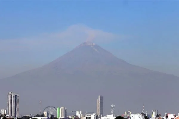 Meksika'da Popocatepetl Yanardağı'nda patlama