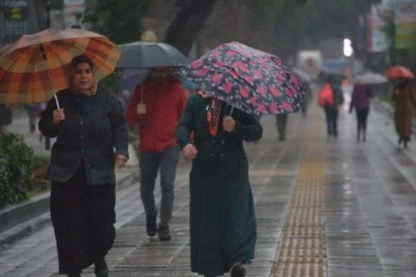 Meteorolojiden hem kar hem de sağanak yağış uyarısı