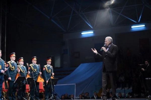 Mevlüt Uysal: Kızılordu Korosu konseri spor salonunda değil kültür merkezinde olmalıydı