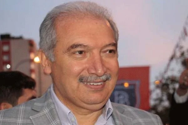 Mevlüt Uysal, oyunu Mehmet Erçağ Anadolu Lisesi'nde kullanacak