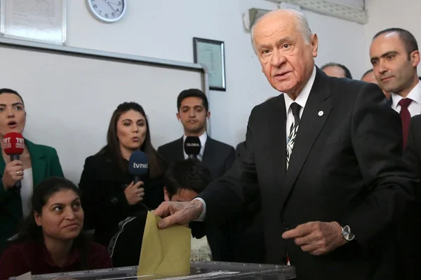 MHP lideri Bahçeli oyunu kullandı