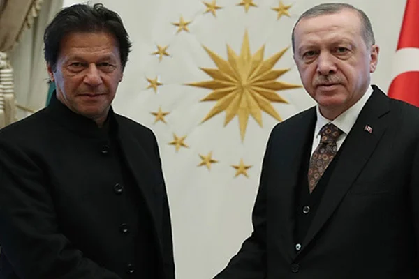 Pakistan Başbakanı Khan'dan övgü: Erdoğan ve Mahathir İslam dünyasının önde gelen iki lideri