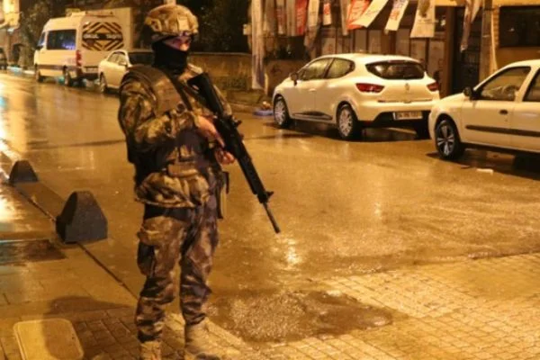 Şafak vakti narkotik operasyonu