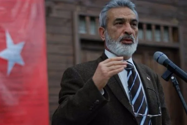 Şair İsmet Özel kalp krizi geçirdi