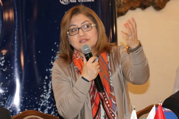 'Şeyin trene baktığı gibi bakıyorlar' Fatma Şahin'den açıklama: Duymadık