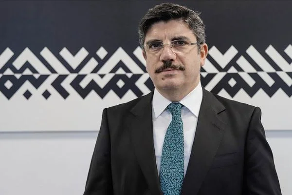 'Sisi iktidarını müebbetleştirme telaşında'