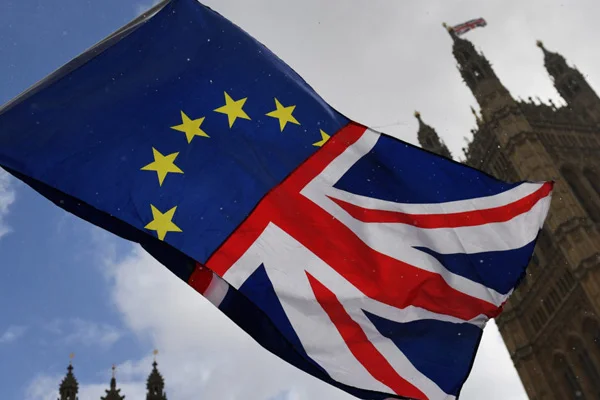 Theresa May'dan Brexit için çözüm açıklaması: Ya çabalamak ya da referandum