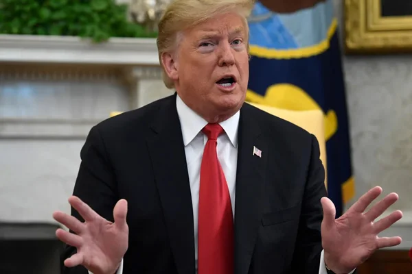 Trump'tan bir kezdaha Meksika sınırı tehdidi