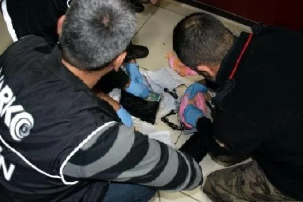 Uydu alıcılarından uyuşturucu haplar çıktı