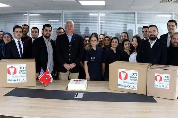 Yerli diş implantları ABD'lilerin ağzında