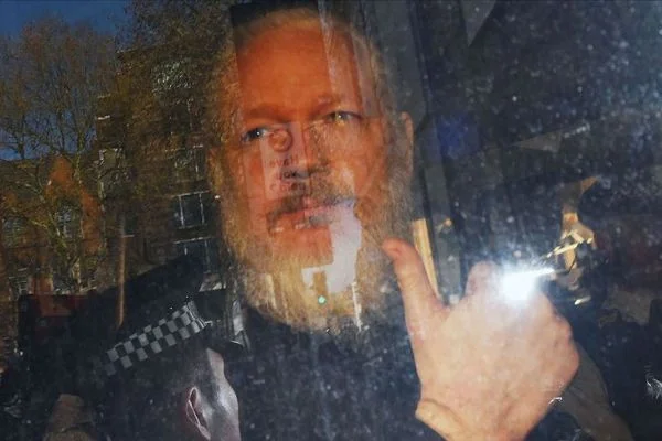 ABD'nin Assange avının arkasındaki kirli gerçekler