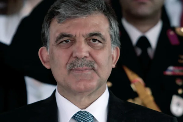 Abdullah Gül'den saldırıya tepki: Siyaset diline hakim nefret söylemi umarım fark edilir