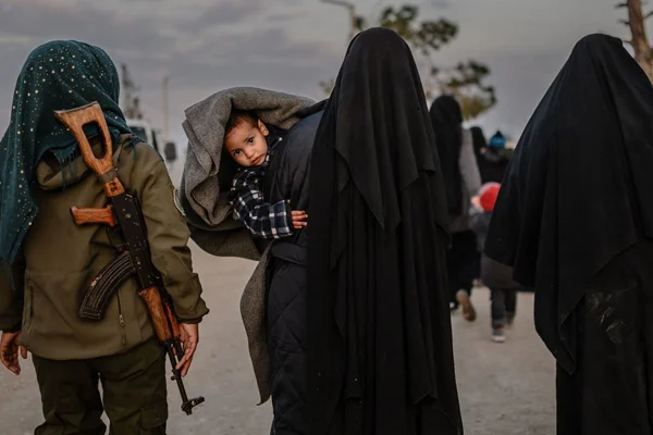 Almanya'dan IŞİD'e katılan vatandaşları için karar