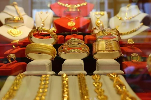 Altının gram fiyatı güne yatay seyirle başladı
