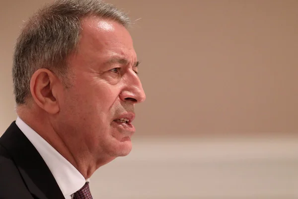 Bakan Akar'dan Yunanistan'a uyarı