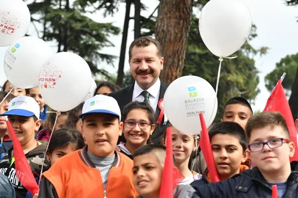 Başkan Yılmaz çocuklarla yakından ilgilendi