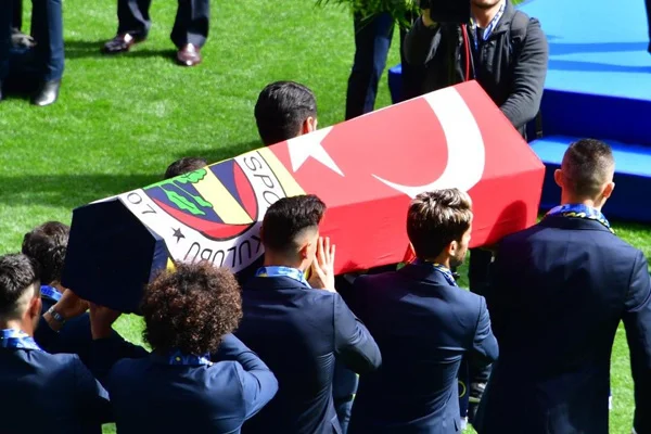 Can Bartu son yolculuğuna uğurlandı