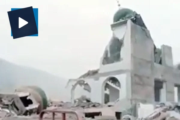 Çin, Uygur Müslümanlarının camilerini yıkıyor (1)