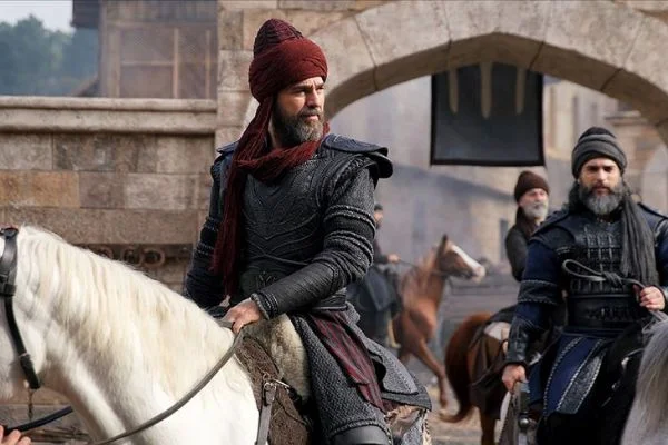 Diriliş Ertuğrul dizisinin yıldızına Kuveyt'te yoğun ilgi