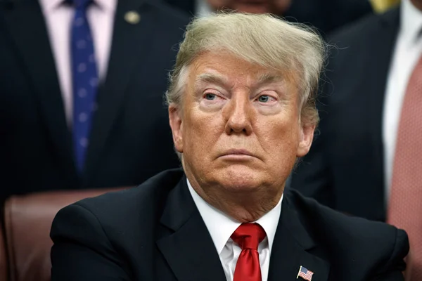 Donald Trump babasının doğum yerini unuttu