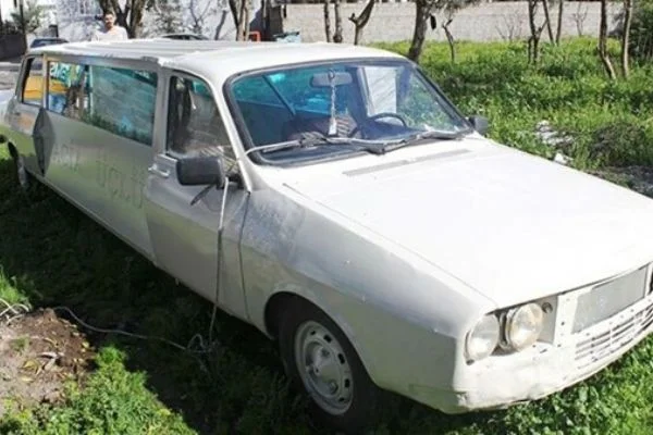 Düğünü için 1978 model otomobili limuzine dönüştürdü