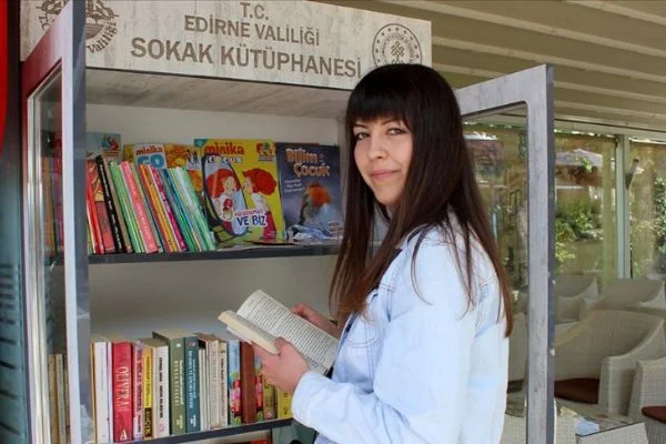 Edirne'de 'sokak kütüphaneleri' kuruluyor