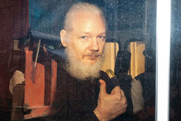 Ekvador Başkanı Moreno: Assange elçilik binasını casusluk merkezine çevirdi