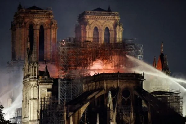 Erdoğan'dan Notre Dame Katedrali yangınına ilişkin açıklama