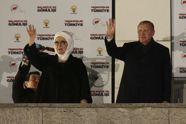 Erdoğan'dan tarihi balkon konuşması