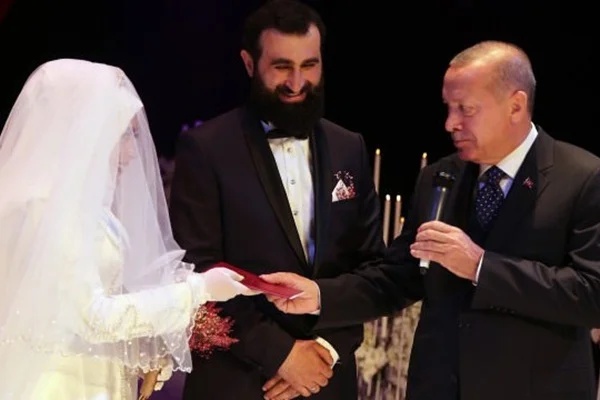 Erdoğan, Diriliş Ertuğrul oyuncusunun nikah şahidi oldu