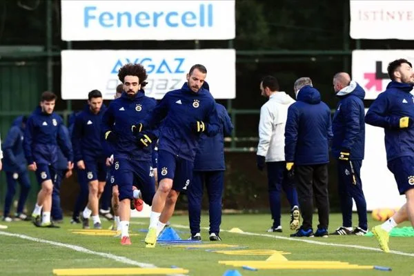 Fenerbahçe derbi hazırlıklarına başladı