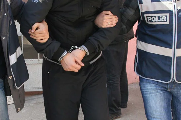 FETÖ'nün askeri imamlarına operasyon