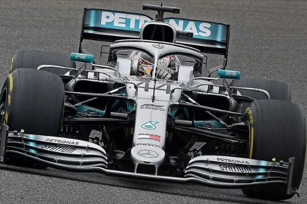 Formula 1'de 1000. yarışı Hamilton kazandı