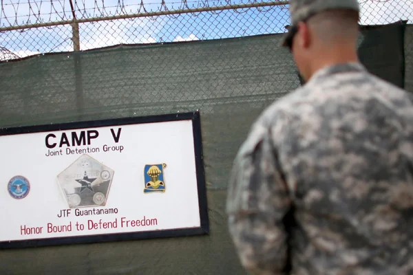 Guantanamo'daki ABD komutanı görevden alındı