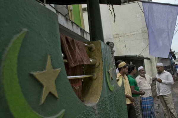 İbadethaneler tehdit altında! Sri Lanka'da halka 'cami ve kiliselere gitmeyin' çağrısı